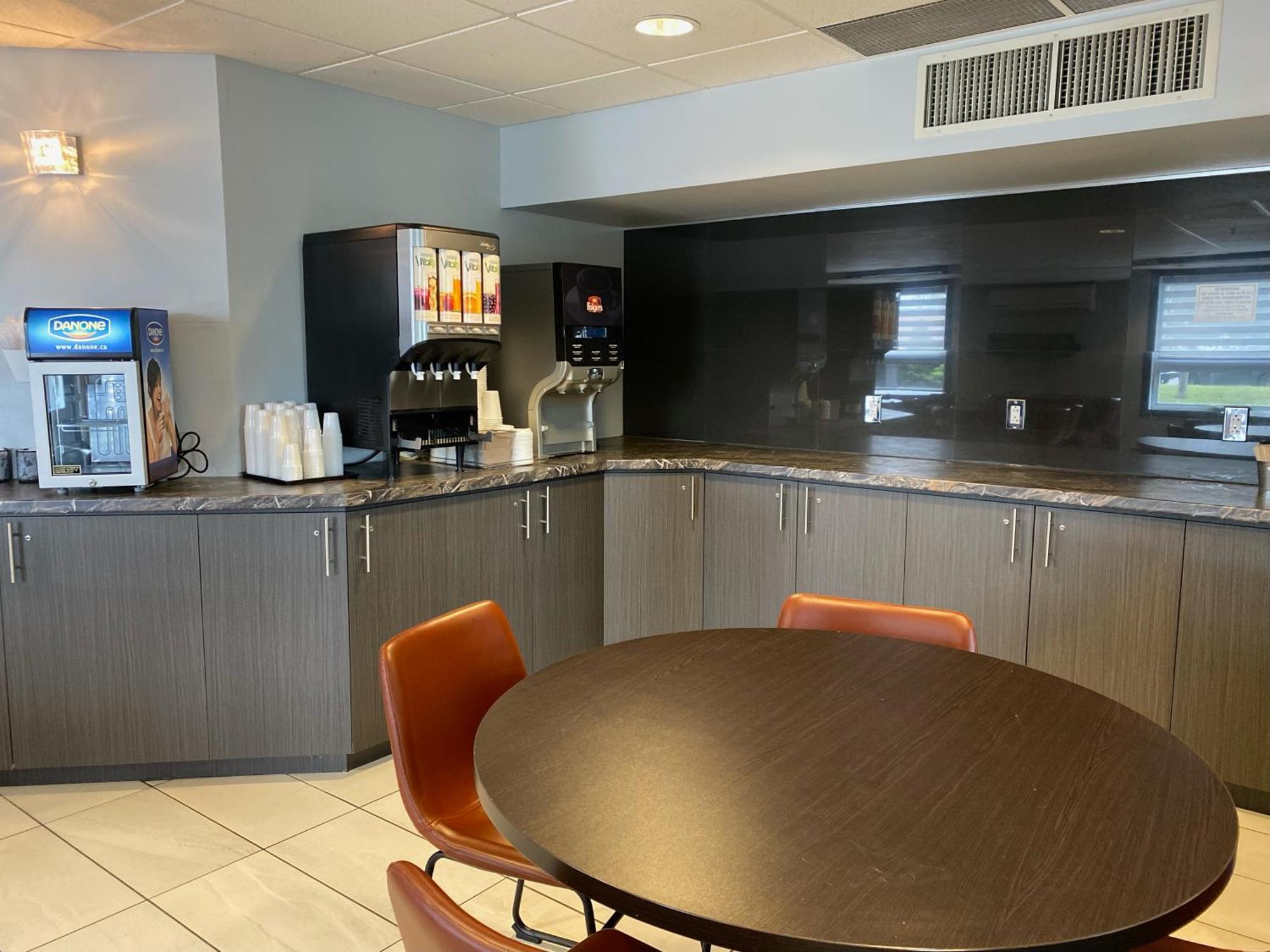 Super 8 By Wyndham Lachenaie/terrebonne 3* Terrebonne