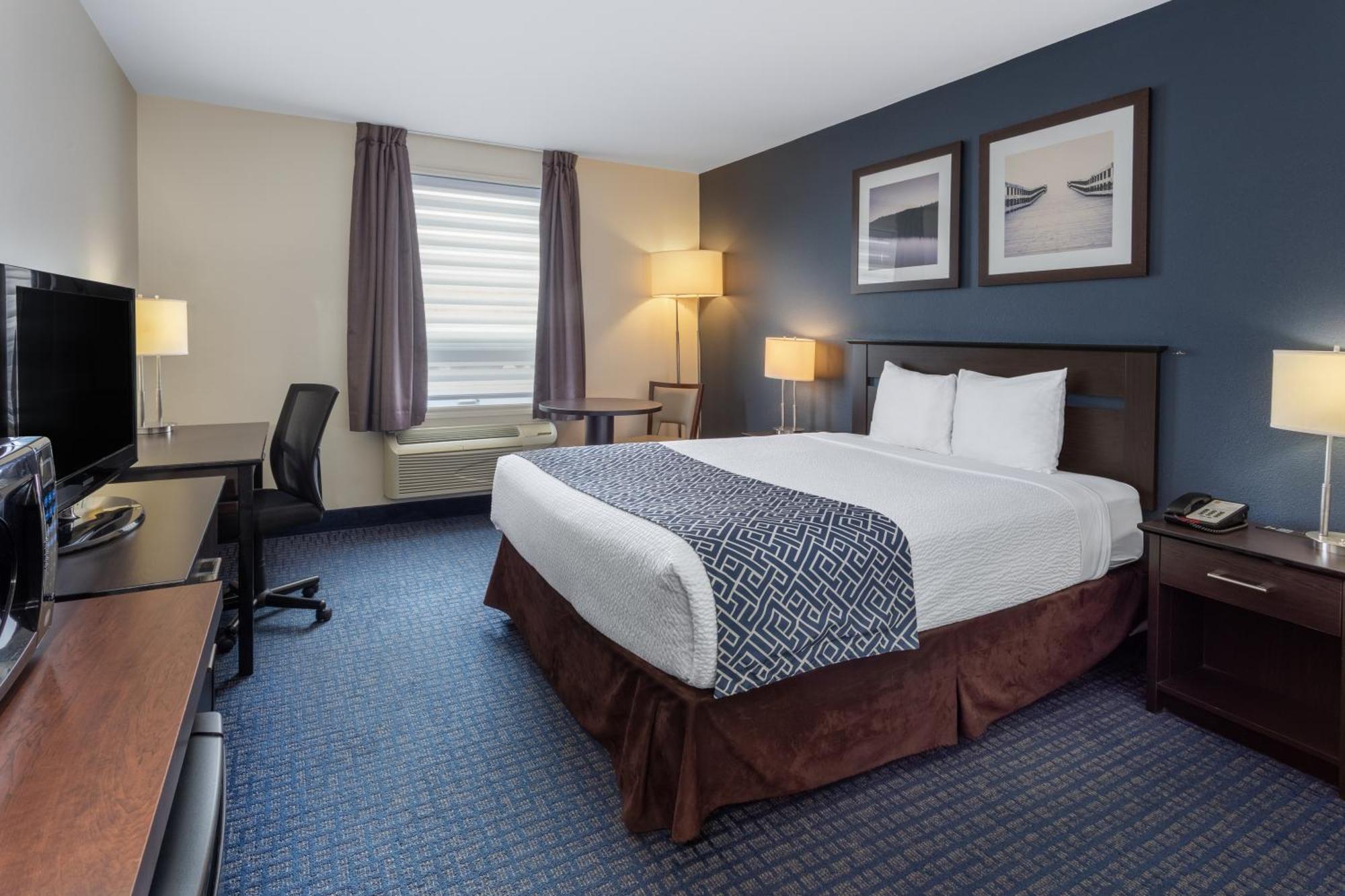 Super 8 By Wyndham Lachenaie/terrebonne Hotel 3*