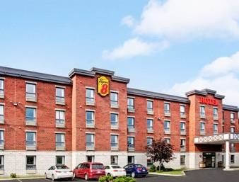 Super 8 By Wyndham Lachenaie/terrebonne Hotel