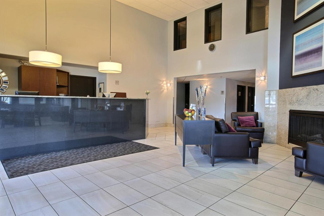 Super 8 By Wyndham Lachenaie/terrebonne 3*