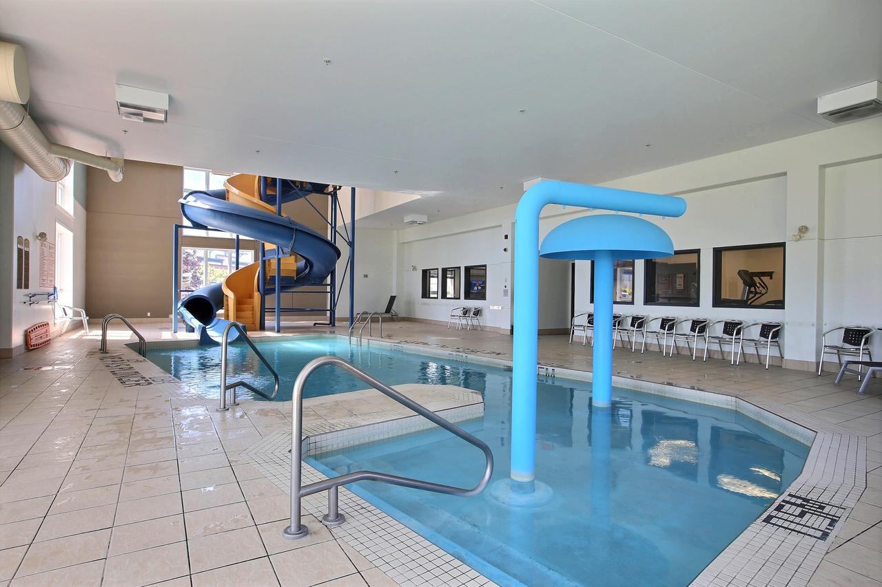 Super 8 By Wyndham Lachenaie/terrebonne Hotel 3*