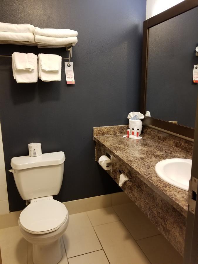 Super 8 By Wyndham Lachenaie/terrebonne 3*