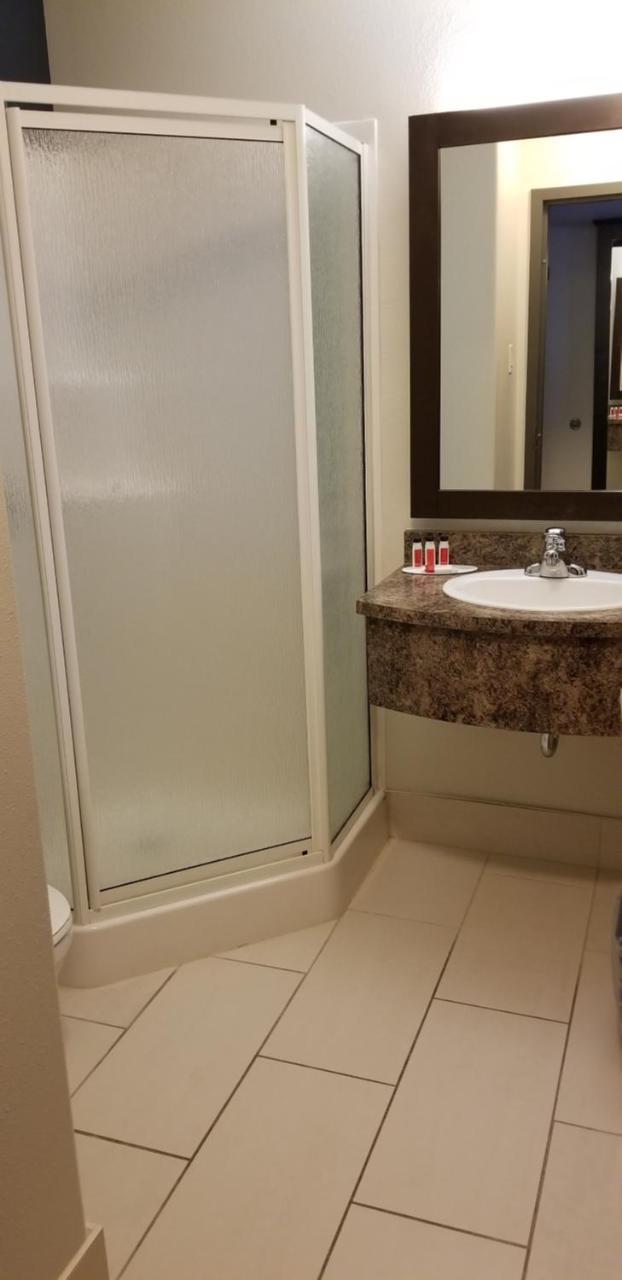 Hotel Super 8 By Wyndham Lachenaie/terrebonne 3*